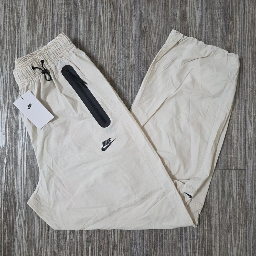 Nike Tech Woven Oversized Pants Light Orewood Black Men’s Medium New  HM7158-104